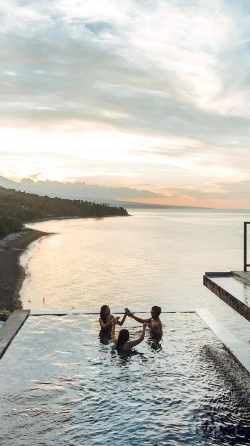 Waenis Sunset View Hotel And Restaurant, Amed, Bali Exterior photo