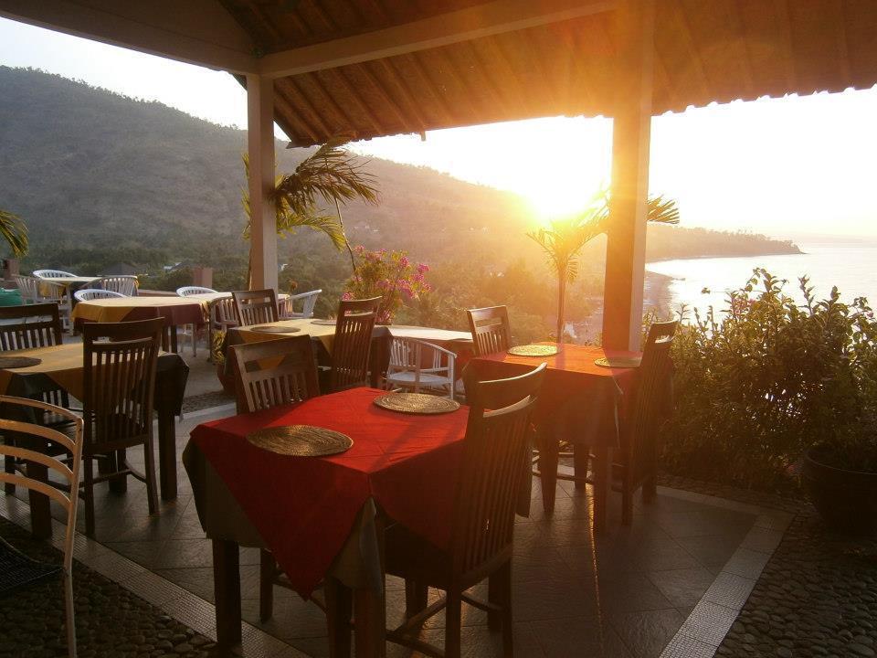 Waenis Sunset View Hotel And Restaurant, Amed, Bali Exterior photo