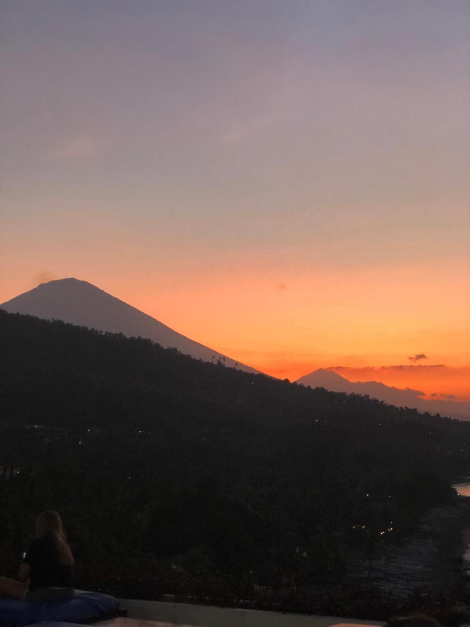 Waenis Sunset View Hotel And Restaurant, Amed, Bali Exterior photo