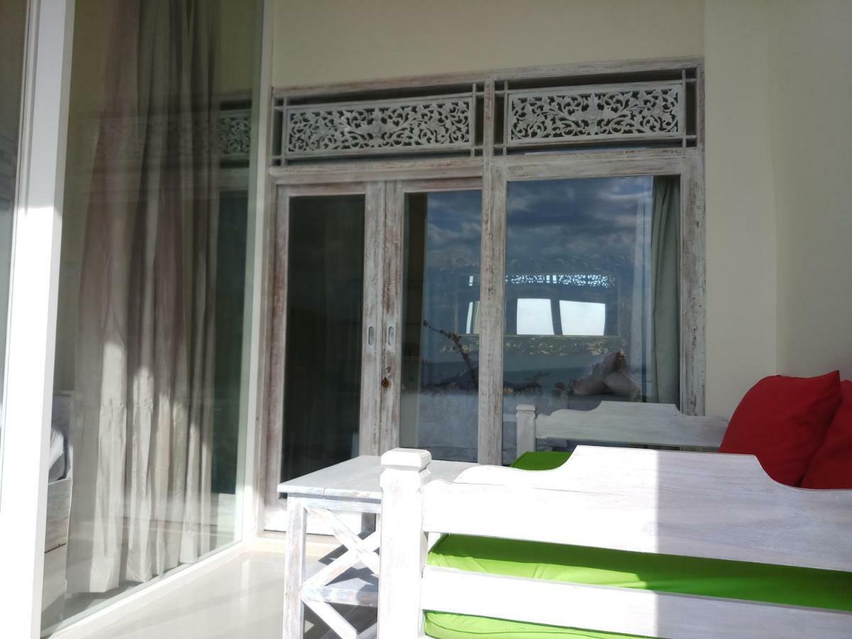 Waenis Sunset View Hotel And Restaurant, Amed, Bali Exterior photo