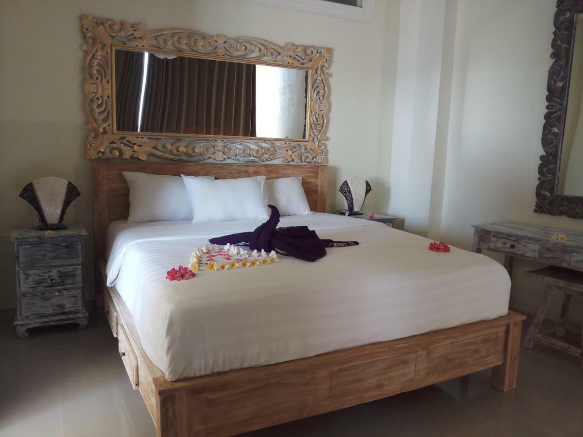 Waenis Sunset View Hotel And Restaurant, Amed, Bali Exterior photo